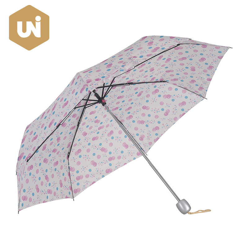 Diferența dintre umbrelă de soare și umbrelă de ploaie